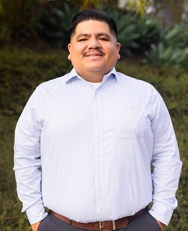 Carlos Olivares